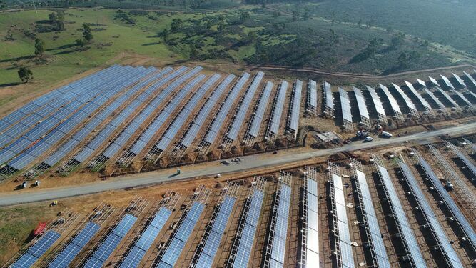 El Gobierno da la autorización administrativa a dos proyectos solares de Iberdrola y Endesa en Andalucía