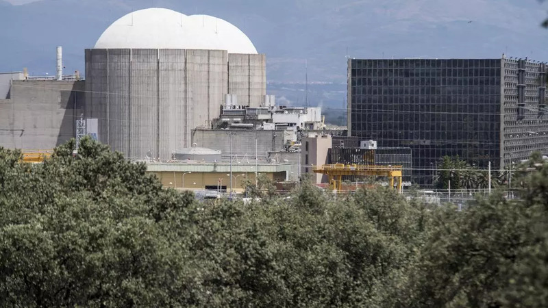 El Gobierno deja para 2025 el primer gran contrato del plan para cerrar la central nuclear de Almaraz.