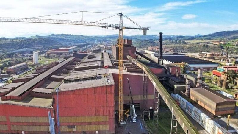 El montaje del nuevo horno eléctrico de ArcelorMittal en Gijón ya moviliza a 400 operarios y estas son las previsiones