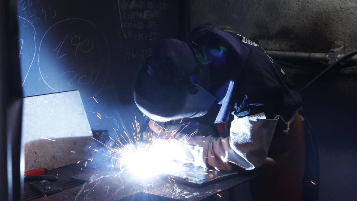 Las empresas del metal plantean un convenio de cinco años y se oponen a reducir la jornada «por productividad»