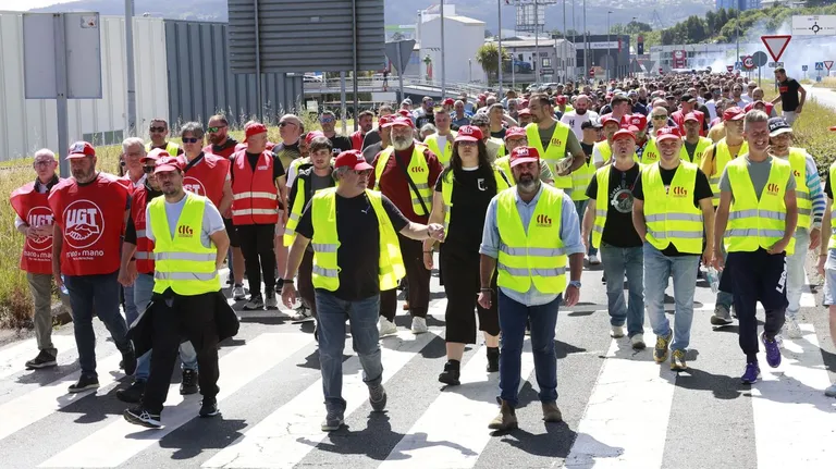 El metal eleva la presión y amenaza con cuatro nuevas jornadas de huelga: «Non nos deixan outra alternativa»