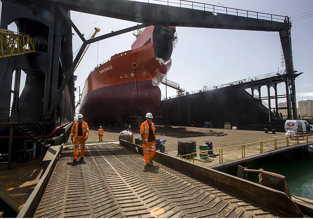 El astillero de Cádiz se prepara para el mantenimiento de los destructores de EE UU