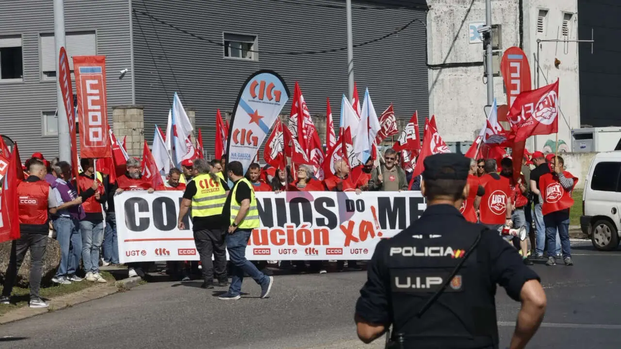 Cientos de trabajadores del metal se concentran en Lugo como preámbulo a la huelga
